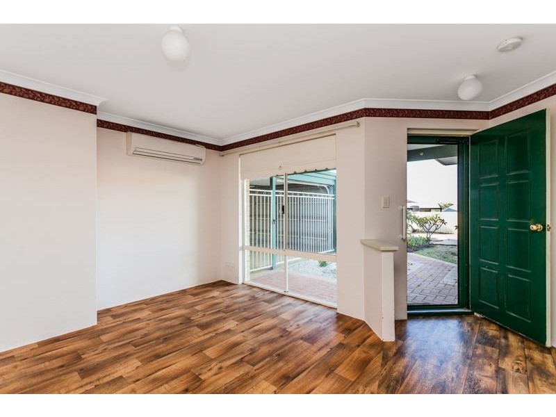 12 Nenagh Close, Orelia WA 6167