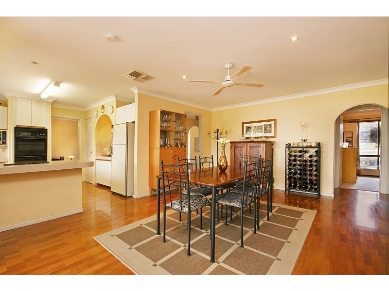 18 Pelican Ramble, Yangebup WA 6164