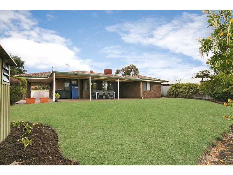 18 Pelican Ramble, Yangebup WA 6164