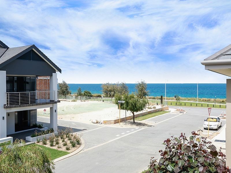 6 Draper St, North Coogee WA 6163