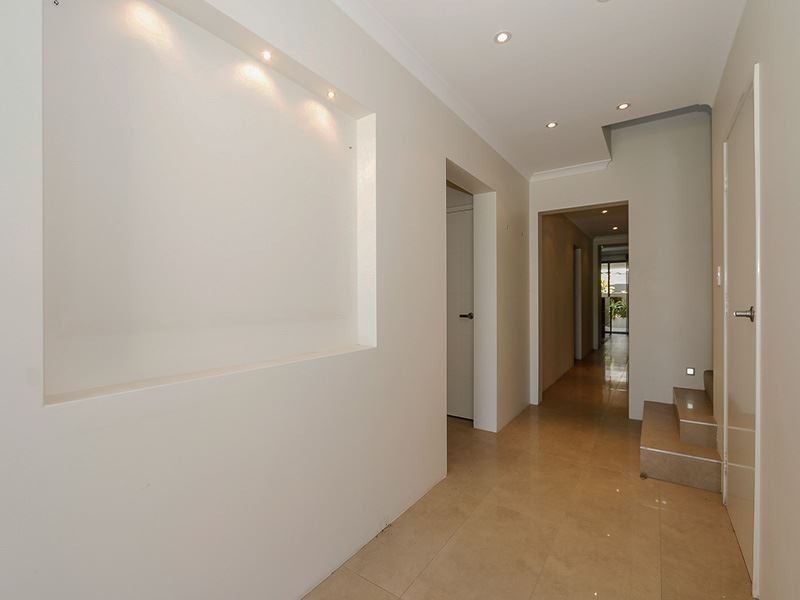 6 Draper St, North Coogee WA 6163