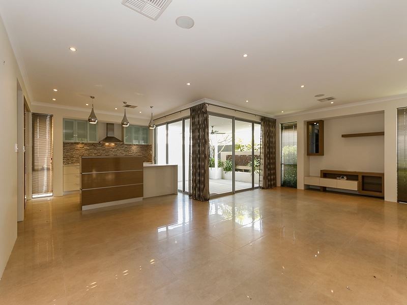 6 Draper St, North Coogee WA 6163