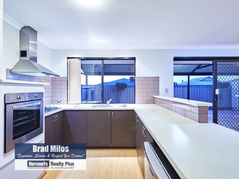 16 Leichhardt Crossing, Hammond Park WA 6164