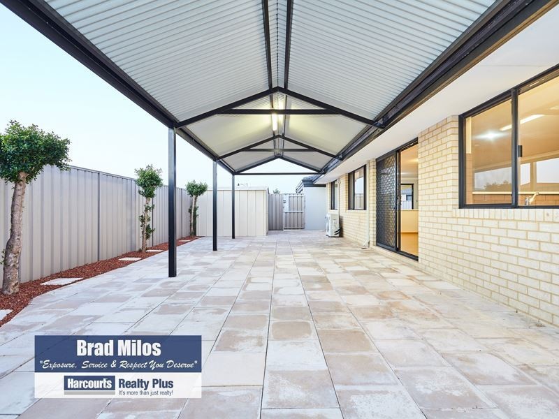 16 Leichhardt Crossing, Hammond Park WA 6164