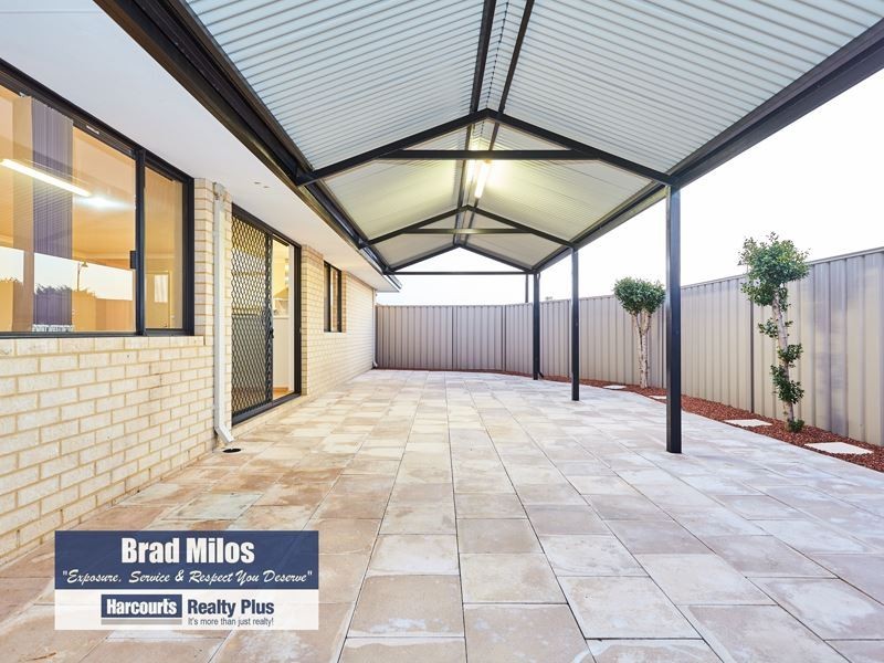 16 Leichhardt Crossing, Hammond Park WA 6164