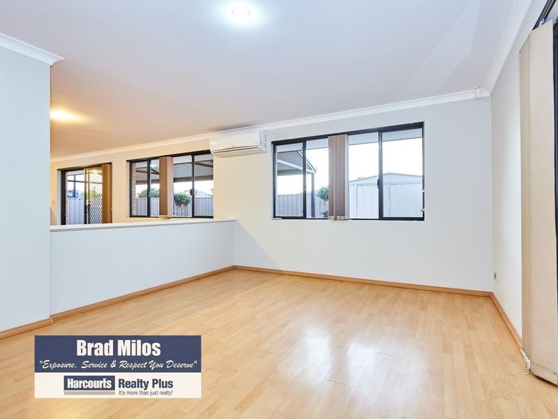 16 Leichhardt Crossing, Hammond Park WA 6164