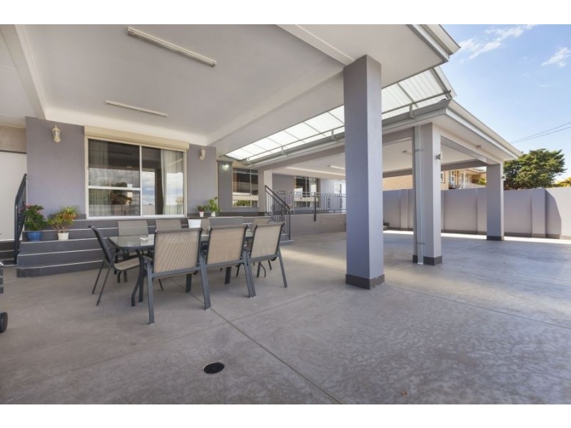 123 Hamilton Road, Spearwood WA 6163