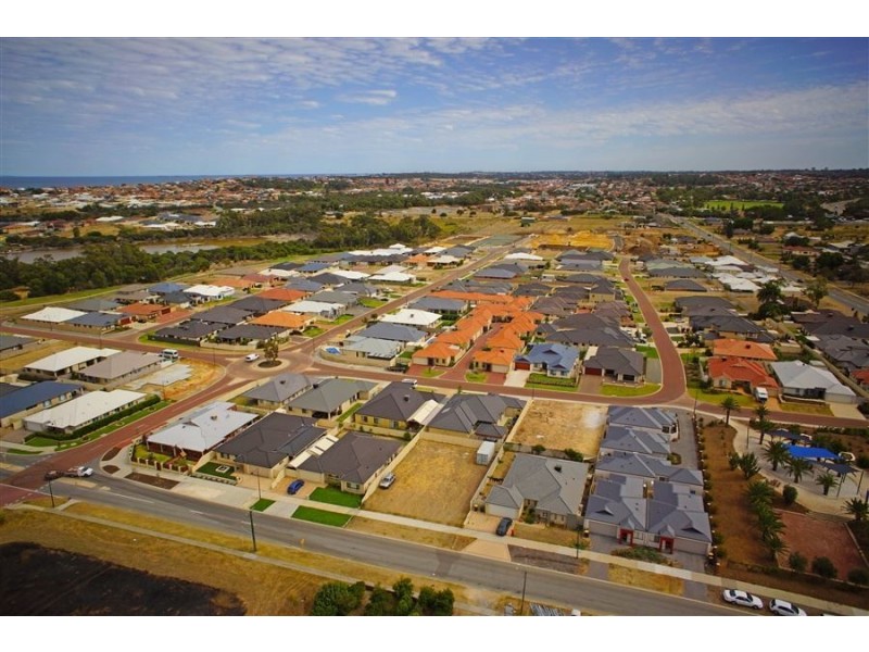 63 West Churchill Avenue, Munster WA 6166