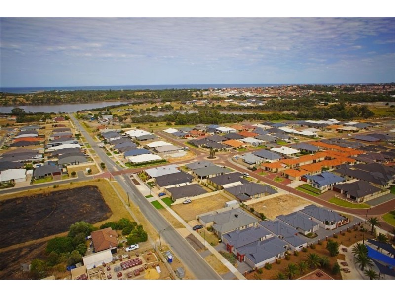 63 West Churchill Avenue, Munster WA 6166