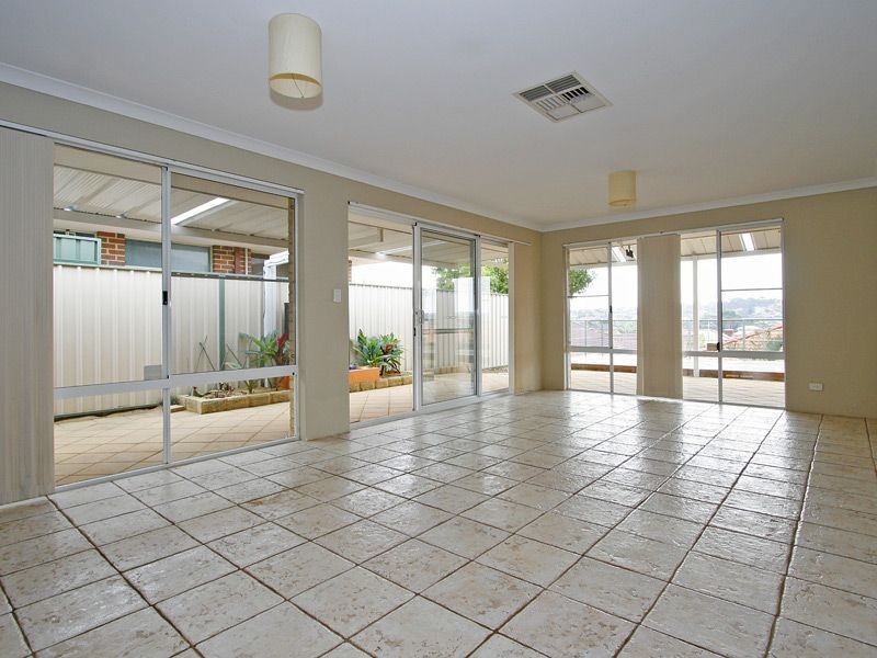 296 Hamilton Road, Coogee WA 6166