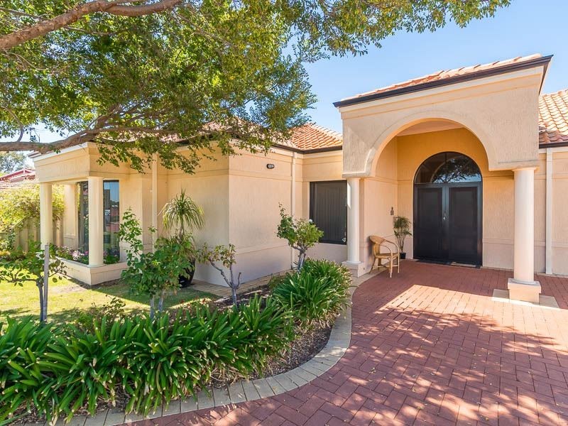 12 Jasper Court, Bibra Lake WA 6163