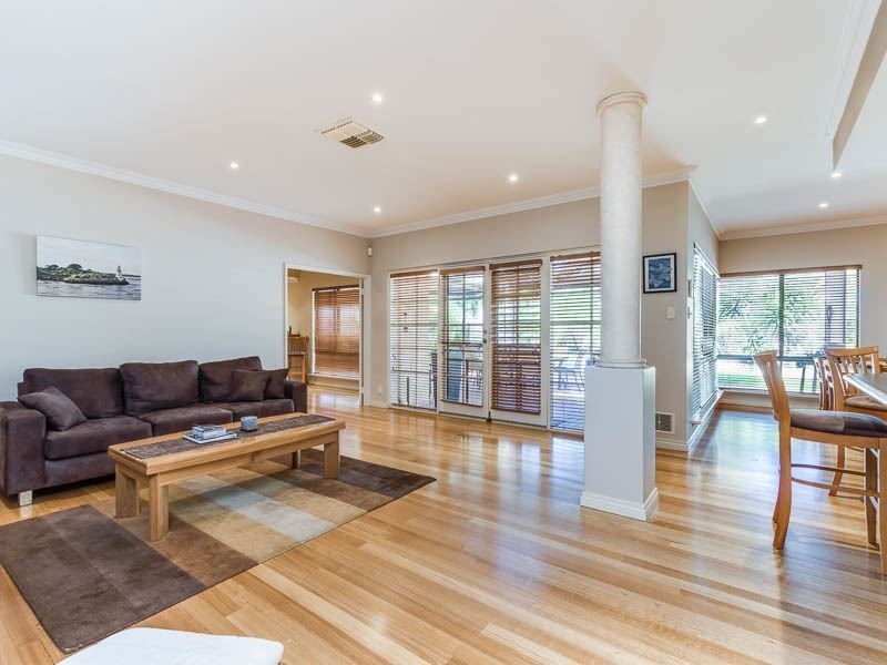 12 Jasper Court, Bibra Lake WA 6163