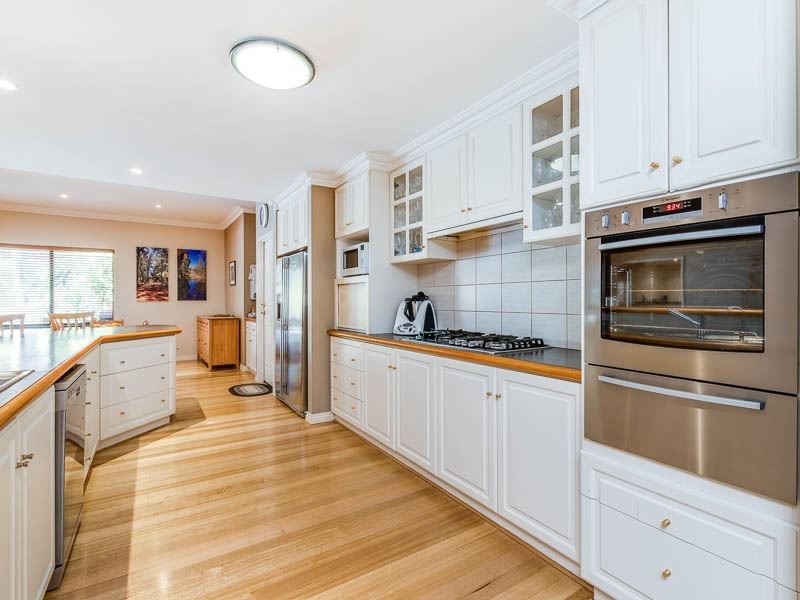 12 Jasper Court, Bibra Lake WA 6163