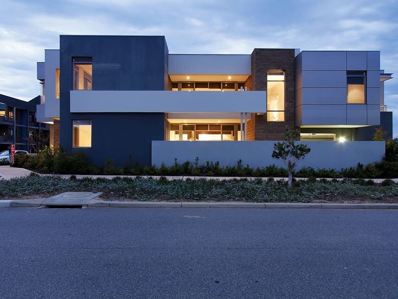 60 Breaksea Drive, North Coogee WA 6163