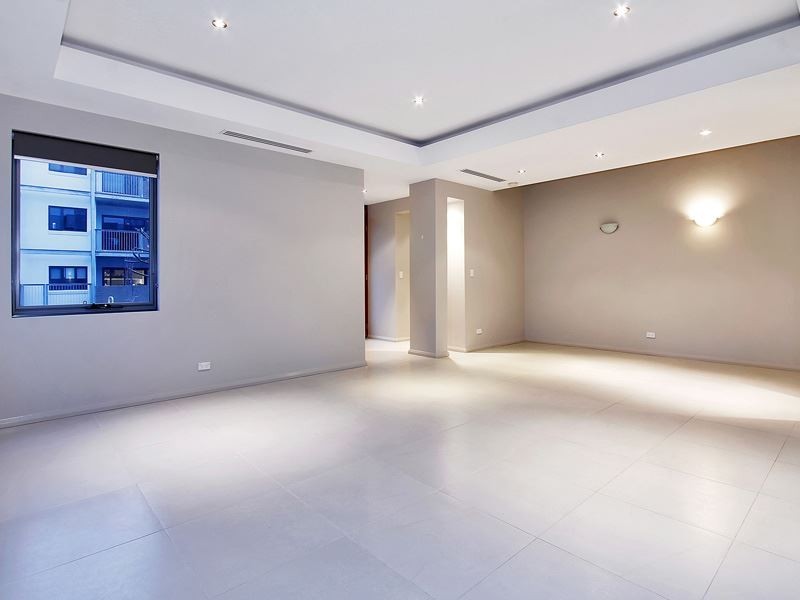 60 Breaksea Drive, North Coogee WA 6163