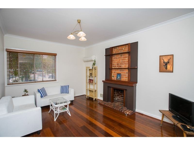 373 South Street, Hilton WA 6163