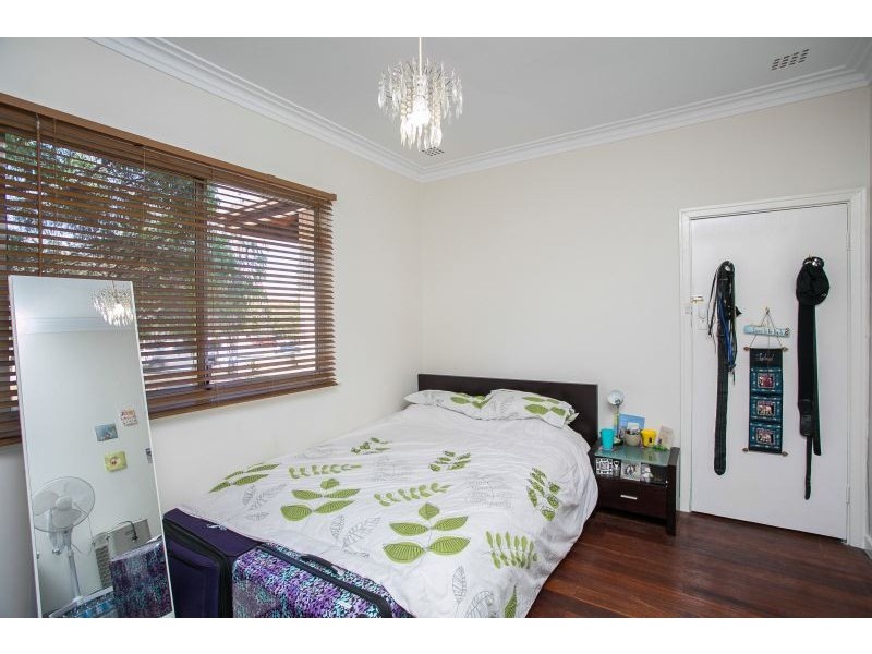 373 South Street, Hilton WA 6163