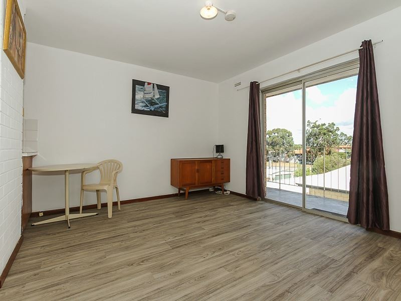 8/4 Southend Rd, Hamilton Hill WA 6163