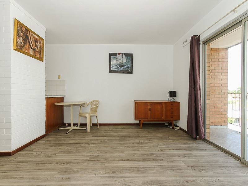 8/4 Southend Rd, Hamilton Hill WA 6163