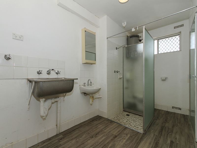 8/4 Southend Rd, Hamilton Hill WA 6163