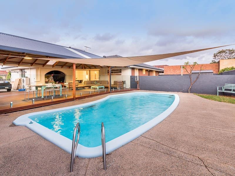 5 Balfern Way, Spearwood WA 6163