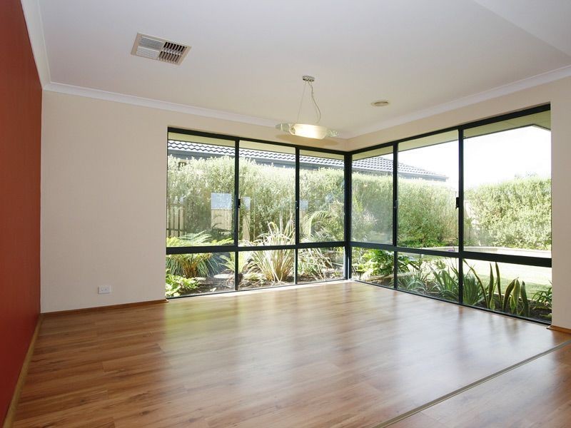 25 Honeyeater Street, Beeliar WA 6164