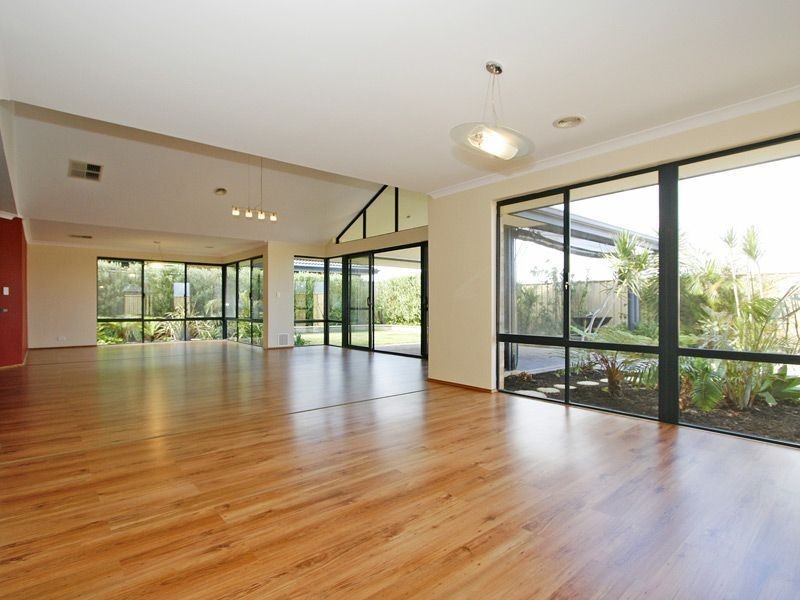 25 Honeyeater Street, Beeliar WA 6164