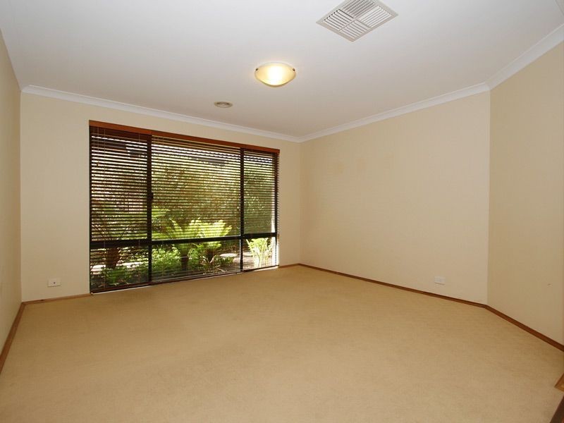 25 Honeyeater Street, Beeliar WA 6164