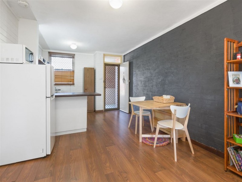 1/221 Clontarf Road, Hamilton Hill WA 6163