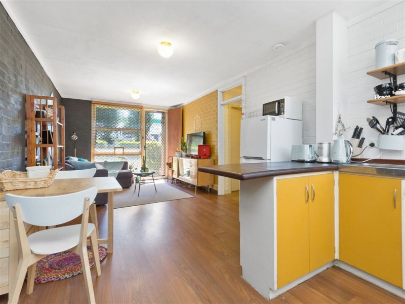 1/221 Clontarf Road, Hamilton Hill WA 6163