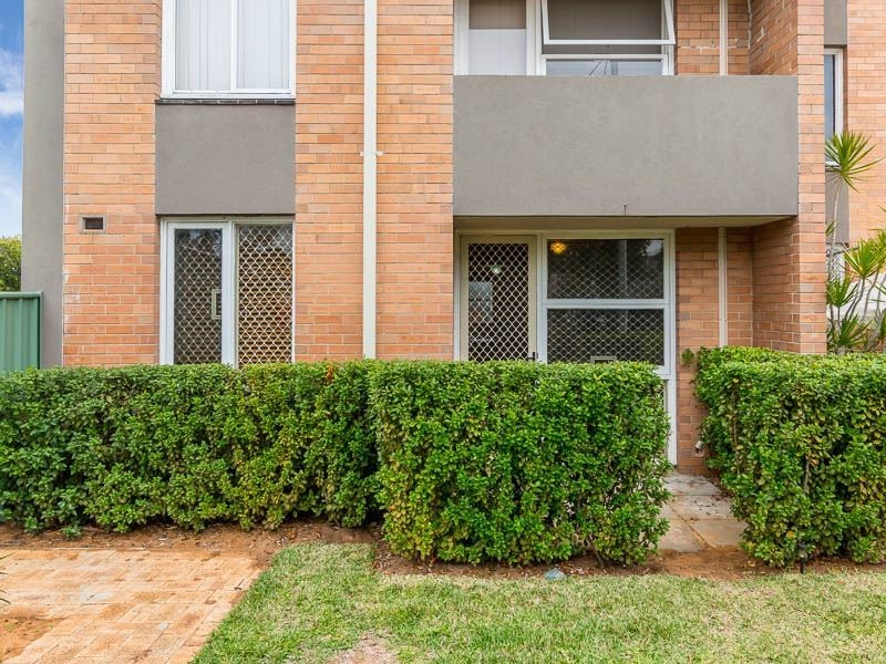 1/221 Clontarf Road, Hamilton Hill WA 6163