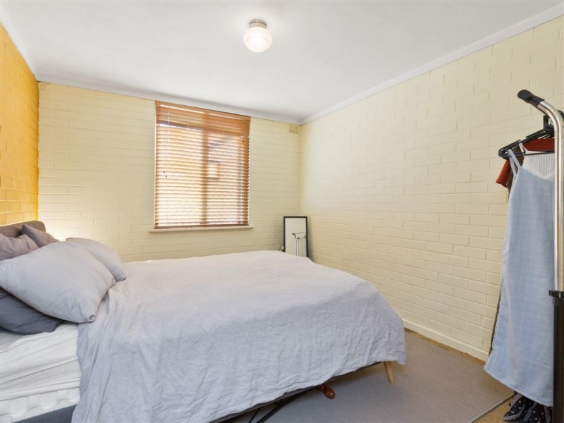 1/221 Clontarf Road, Hamilton Hill WA 6163