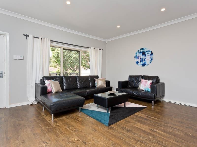 9 Bromley Road, Hilton WA 6163