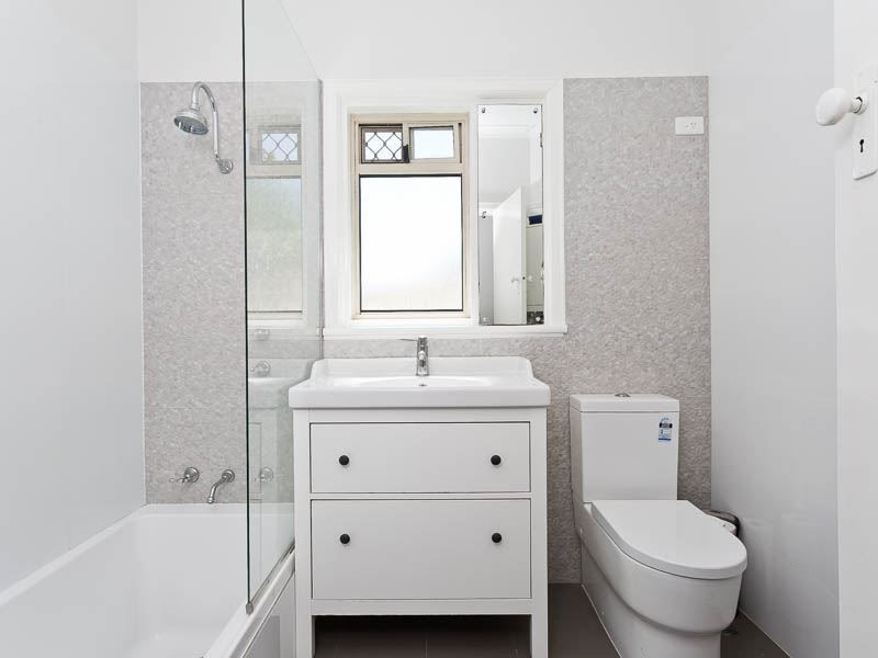 9 Bromley Road, Hilton WA 6163