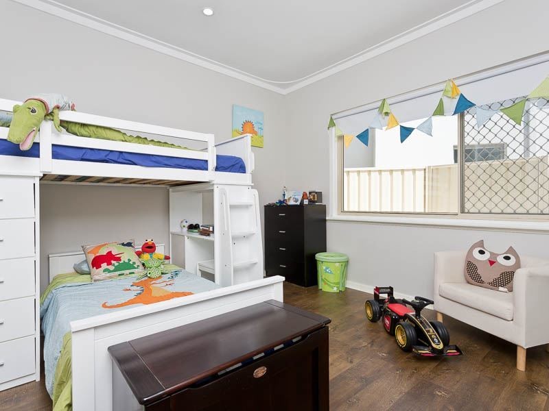 9 Bromley Road, Hilton WA 6163