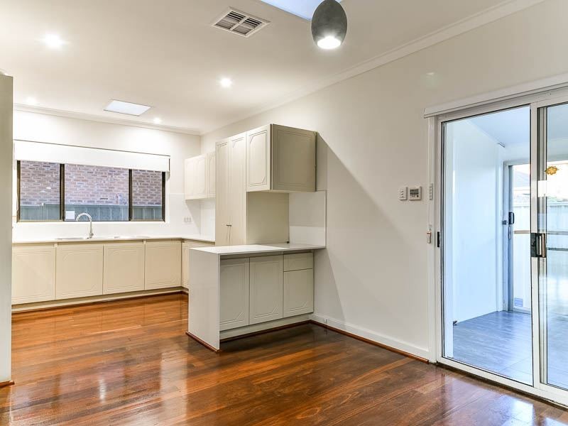 20 Hamilton Rd, Hamilton Hill WA 6163