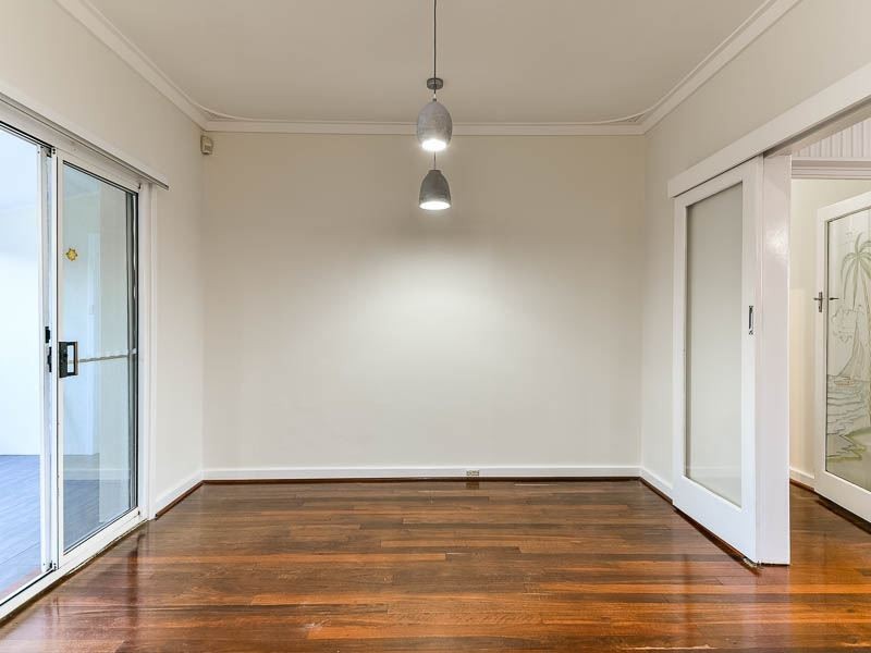 20 Hamilton Rd, Hamilton Hill WA 6163