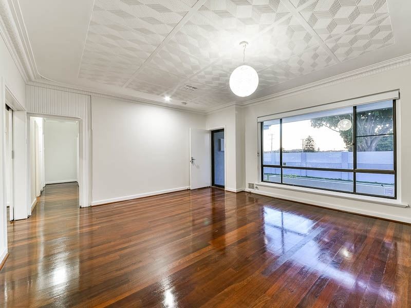 20 Hamilton Rd, Hamilton Hill WA 6163