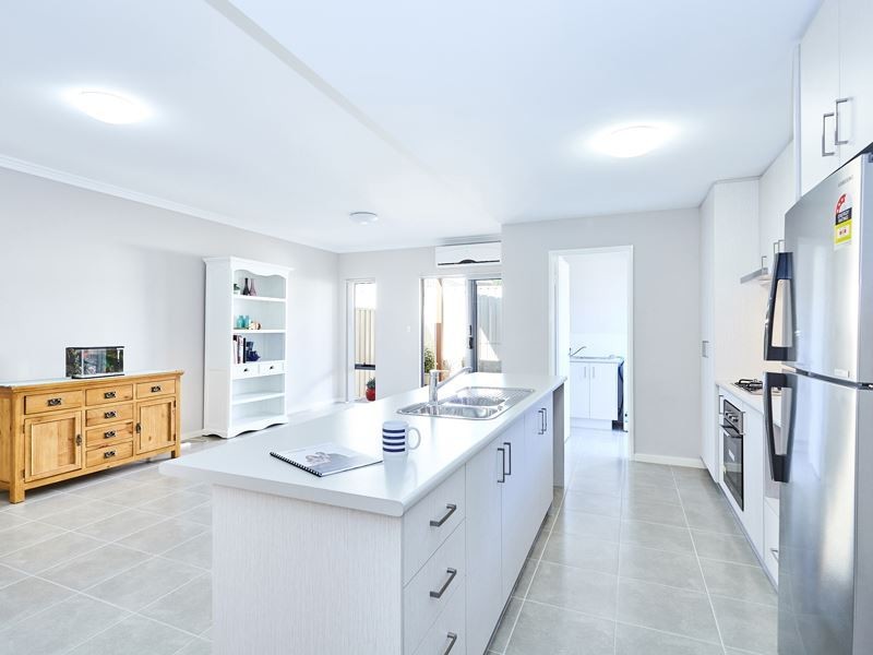 4A Anjou Way, Hamilton Hill WA 6163