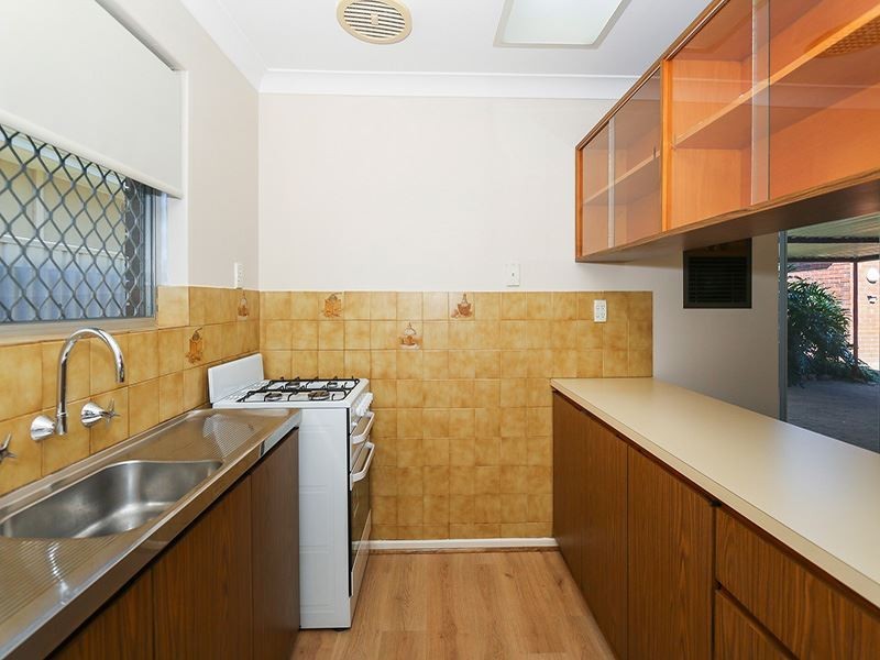 104 Gilbertson Rd, Kardinya WA 6163