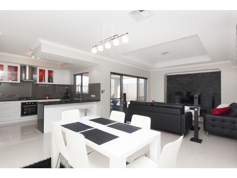 10 Vernon Place, Spearwood WA 6163