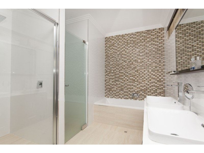 10 Vernon Place, Spearwood WA 6163