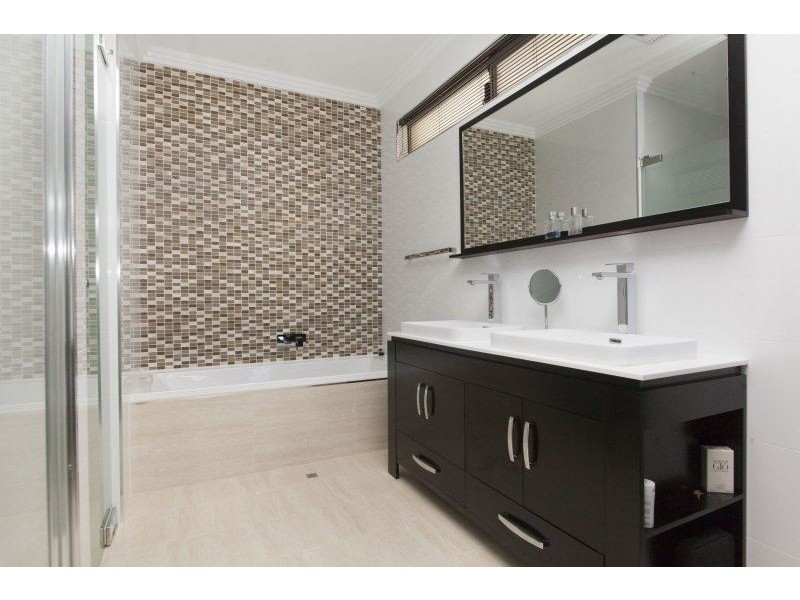 10 Vernon Place, Spearwood WA 6163