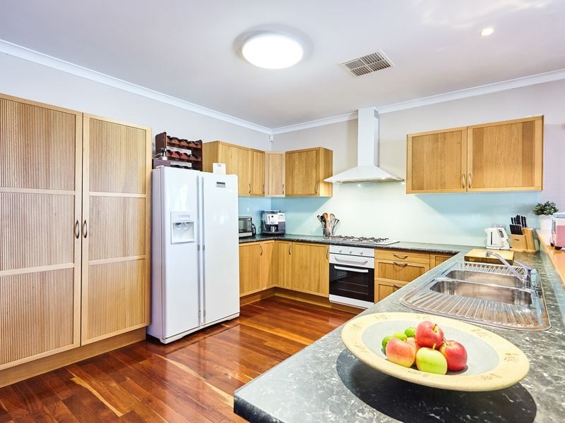 8 Frederick Road, Hamilton Hill WA 6163