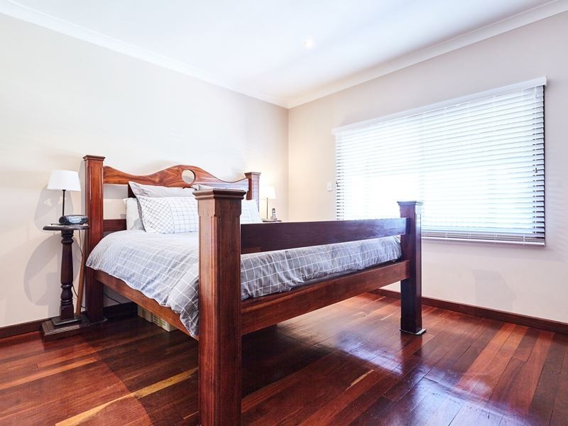 8 Frederick Road, Hamilton Hill WA 6163