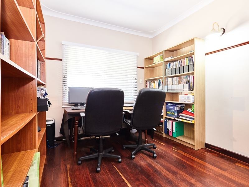 8 Frederick Road, Hamilton Hill WA 6163