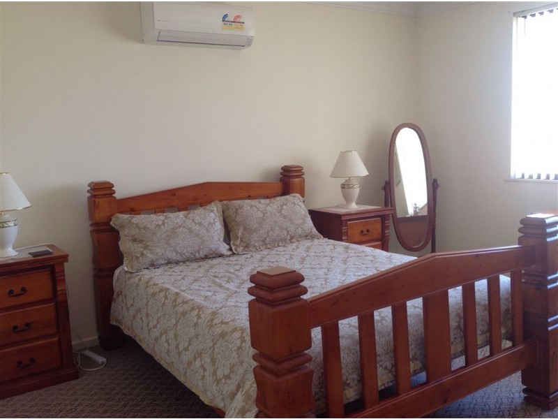 42 Thorpe Street, Rockingham WA 6168