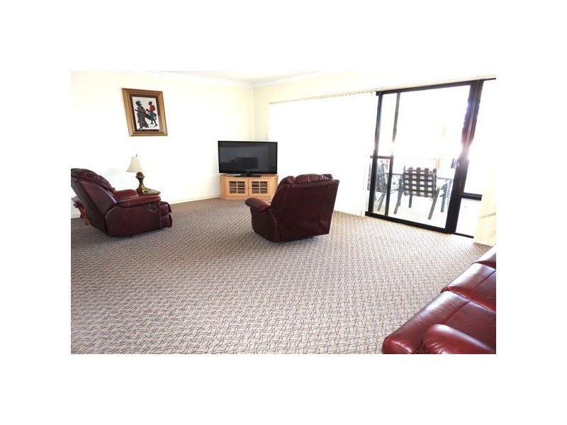 42 Thorpe Street, Rockingham WA 6168