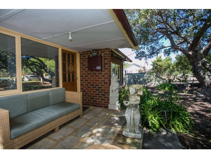 38 Bromley Road, Hilton WA 6163