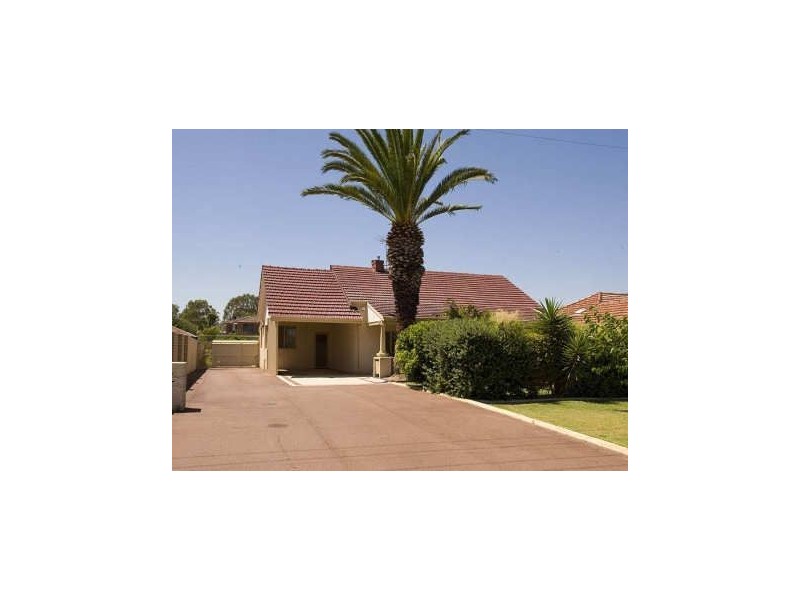 16 Ivermey Road, Hamilton Hill WA 6163